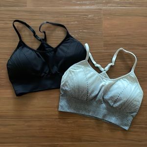 {Unknown} Sports bras size M